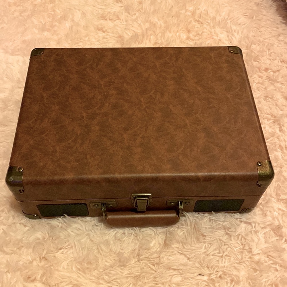 victrola suitcase record player